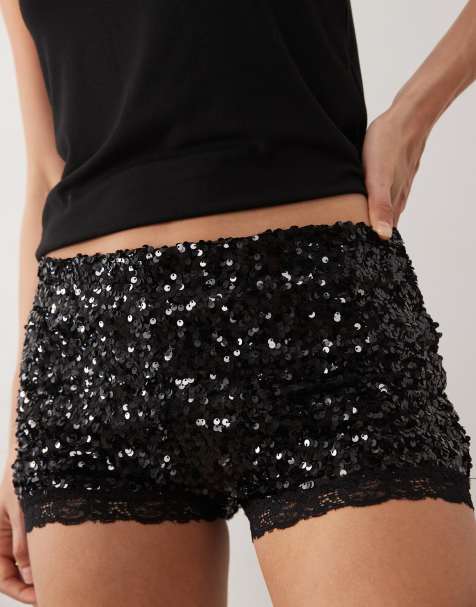 Miss Selfridge - Sorte hotpants i pailletstof med blondedetaljer - view 1