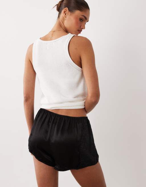 Miss Selfridge - Sorte shorts i satin med blondekant, 3 af 5