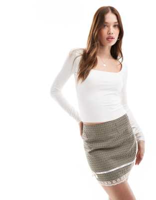 Miss Selfridge Square Neck Long Sleeve Top In Ivory-white