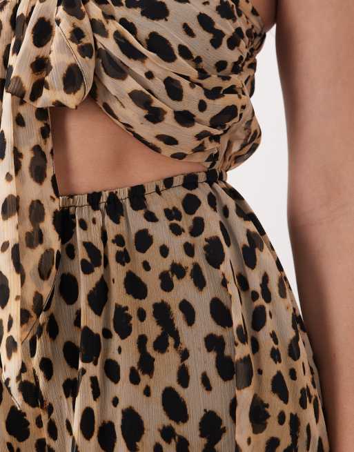 Miss Selfridge - Strand-playsuit i chiffon med bindebånd foran og leopardprint, 3 af 4