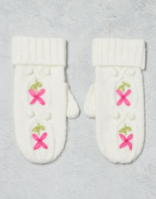 Miss Selfridge - Strickhandschuhe in Cremeweiß mit Zopfmuster und Stickerei