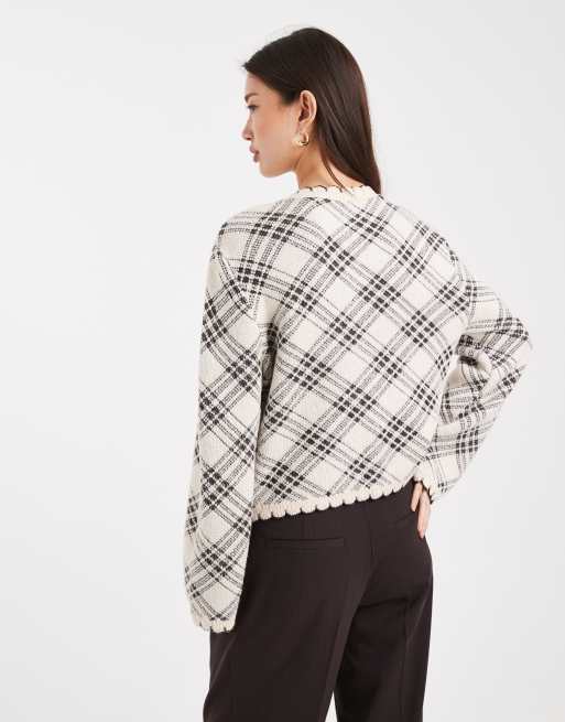 Miss Selfridge – Strickjacke in Beige mit Rautenmuster und Languettenstich, 2 von 4