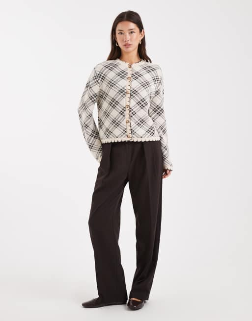 Miss Selfridge – Strickjacke in Beige mit Rautenmuster und Languettenstich, 4 von 4