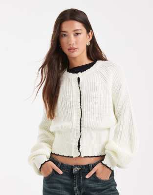 Miss Selfridge - Strickjacke in Creme mit Langettenstich-Weiß