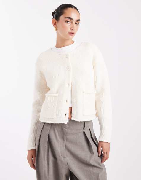 Miss Selfridge – Strickjacke in Cremeweiß mit Taschen-Detail - view 1