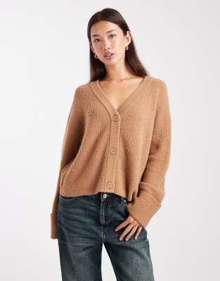 Miss Selfridge - Strickjacke in Mokka mit breiten Manschetten und V-Ausschnitt-Brown