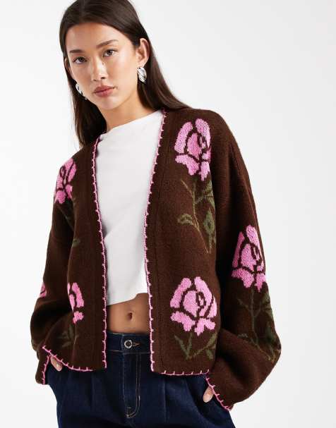 Miss Selfridge – Strickjacke in Schokobraun mit Languettenstich und Blumenmuster - view 1