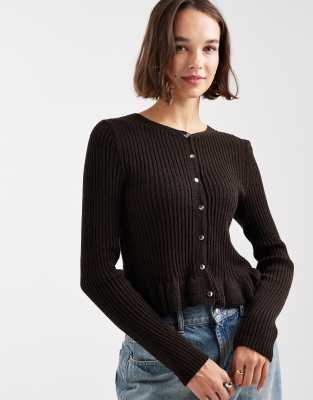 Miss Selfridge - Strickjacke in Schokobraun mit Schößchen-Brown