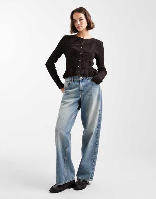 Miss Selfridge – Strickjacke in Schokobraun mit Schößchen, 2 von 4