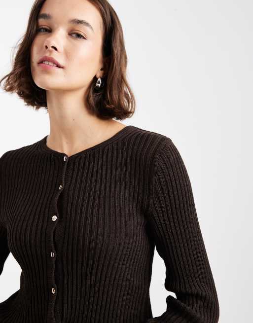 Miss Selfridge – Strickjacke in Schokobraun mit Schößchen, 4 von 4