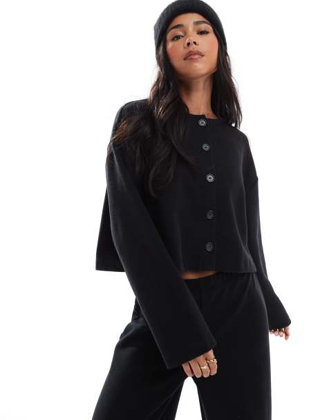 Miss Selfridge – Strickjacke in Schwarz mit weicher Rippenstruktur - view 1
