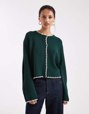 Miss Selfridge - Strickjacke in Tannengrün mit Languettenstich