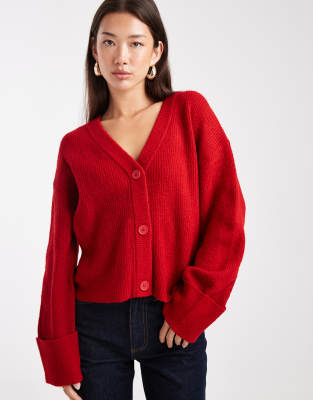 Miss Selfridge - Strickjacke in Tomatenrot mit breiten Manschetten und V-Ausschnitt-Lila