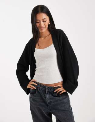 Miss Selfridge - Strickjacke mit offenem Design in Schwarz-Grau