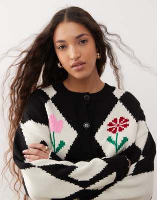 Miss Selfridge - Strickjacke mit Rundhalsausschnitt und floralem Rautenmuster-Bunt