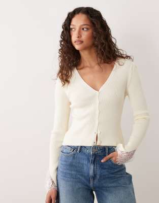 Strickjacke mit Spitzenborte und Trompetenärmeln-Weiß Weiß S