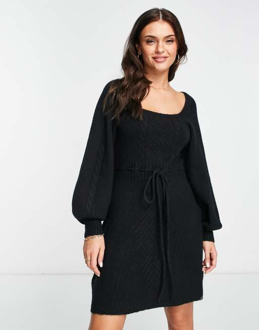 Miss Selfridge – Strickkleid in Schwarz mit Herzdetail und Puffärmeln