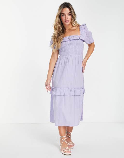 Miss Selfridge – Strukturiertes, gesmoktes Midikleid in Blau mit Rüschenverzierung