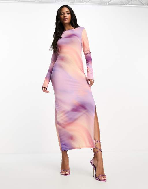 Miss Selfridge – Sukienka maxi z długimi rękawami we wzór z efektem ombre
