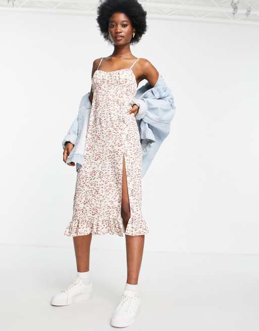 Miss Selfridge – Sukienka midi na ramiączkach z marszczeniem na biuście i wzorem w panterkę