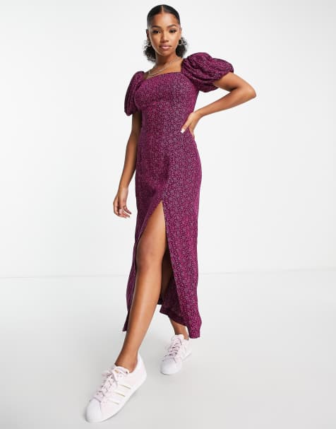 Miss Selfridge – Sukienka midi z bufkami we wzór w różowe serduszka - view 1