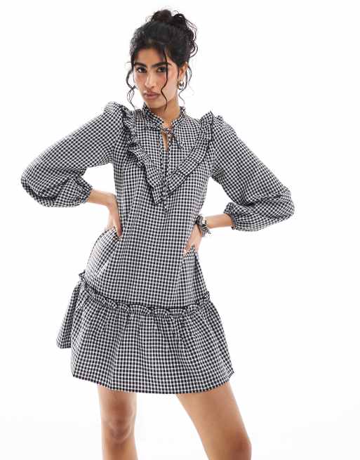 Miss Selfridge – Sukienka mini z falbanką z przodu i wzorem w kratkę vichy