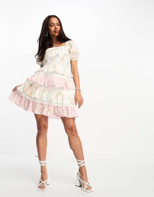 Miss Selfridge – Sukienka mini z falbankami w mieszany wzór z koronkowymi wstawkami