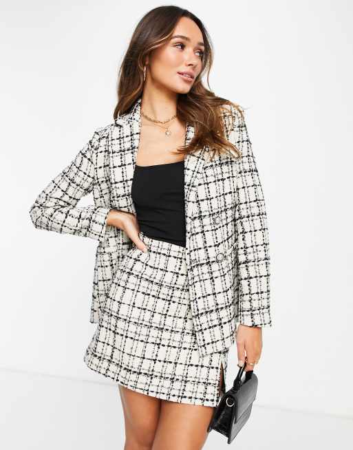 Miss Selfridge – Svart- och vitrutig kavaj i bouclé