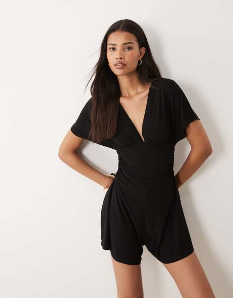 Miss Selfridge – Svart playsuit med djup v-ringning - view 1