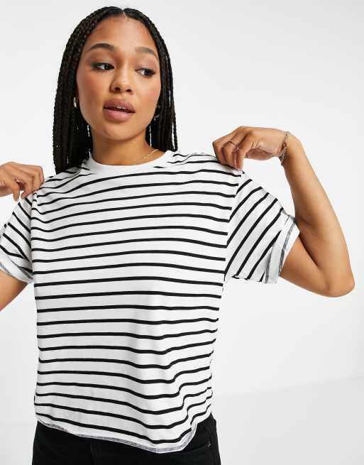 Miss Selfridge – Svart randig t-shirt med uppvikt ärm, 2 av 4