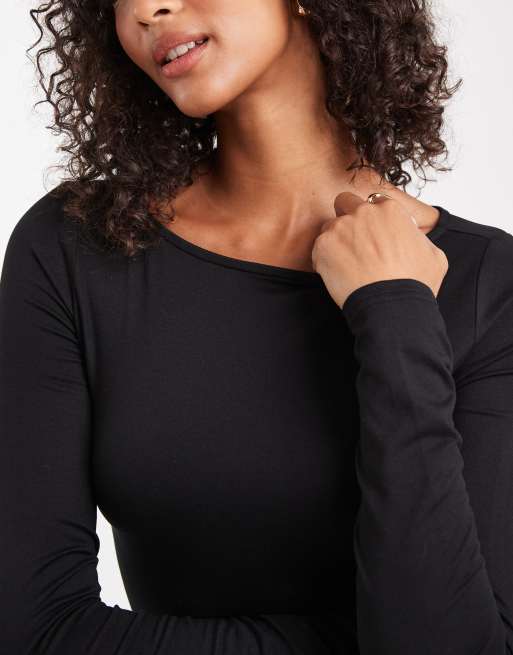 Miss Selfridge – Svart, skulpterande body med båtringning, 3 av 4