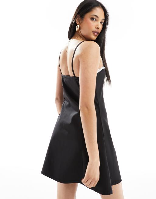 Miss Selfridge – Svart slip-klänning med kontrastfärgad rosett, 4 av 4