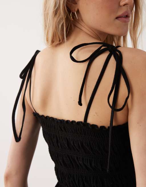 Miss Selfridge – Svart, smockad miniklänning med smala axelband, 3 av 4