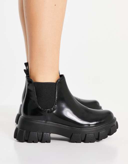 Miss Selfridge – Svarta, lackade boots med grov sula