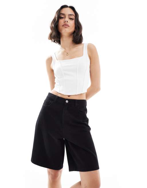 Miss Selfridge – Svarta, tvättade, långa jeansshorts, 2 av 5