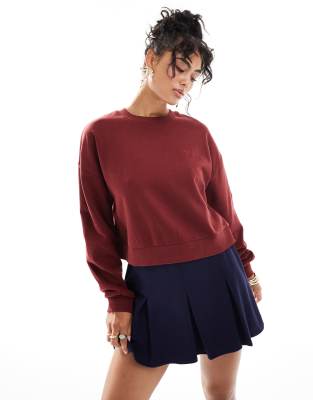 Miss Selfridge - Sweatshirt in Burgunderrot mit kurzem Schnitt-Keine Farbe