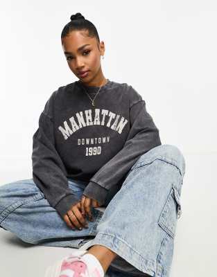 Miss Selfridge - Sweatshirt in Grau mit „Manhattan"-Grafik