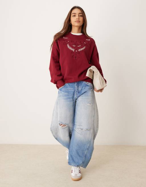 Miss Selfridge - Sweatshirt met borduursels en uitsnijdingen in bordeauxrood, 4 van 4