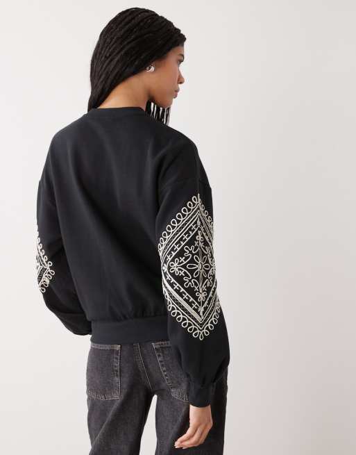 Miss Selfridge – Sweatshirt mit besticktem Ärmel, 3 von 4