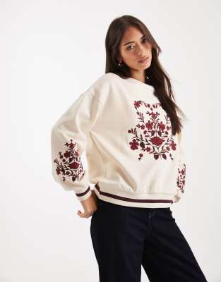 Miss Selfridge - Sweatshirt mit Gobelin-Stickerei-Weiß