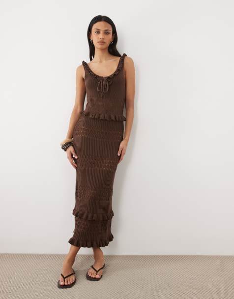 Miss Selfridge – Szydełkowana czekoladowa sukienka maxi z falbankami - view 1