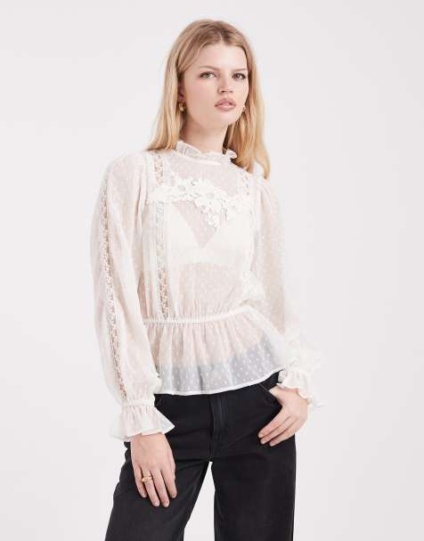 Miss Selfridge – Szyfonowa bluzka z haftowanym wzorem w stylu wiktoriańskim w kolorze ecru - view 1