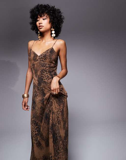 Miss Selfridge – Szyfonowa sukienka maxi ze zwierzęcym wzorem