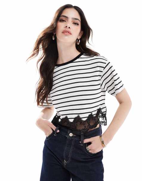 Miss Selfridge - T-shirt a maniche corte a righe con bordi in pizzo - view 1