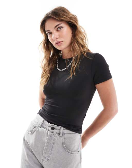 Miss Selfridge - T-shirt corta a maniche corte in poliammide nera