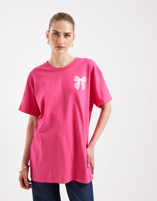 Miss Selfridge – T-Shirt in leuchtendem Rosa mit Schleifen-Grafik, 2 von 4