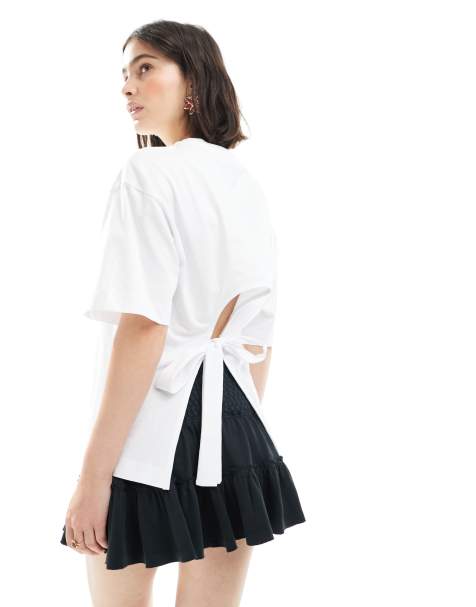 Miss Selfridge – T-Shirt in Weiß mit gebundener Rückseite - view 1