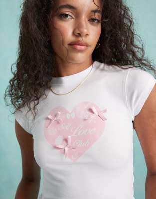 Miss Selfridge - T-Shirt mit „Self Love Club"-Print-Weiß