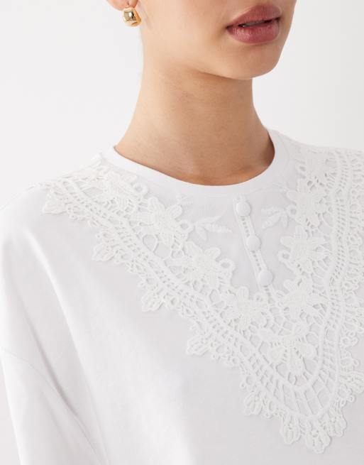 Miss Selfridge - T-shirt oversize bordé de dentelle - Blanc, 3 de 4