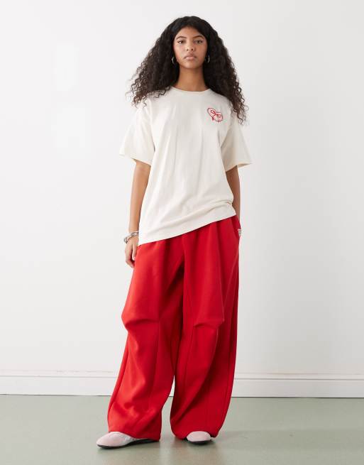Miss Selfridge - T-shirt oversize color crema con grafica a cuore, 2 di 4